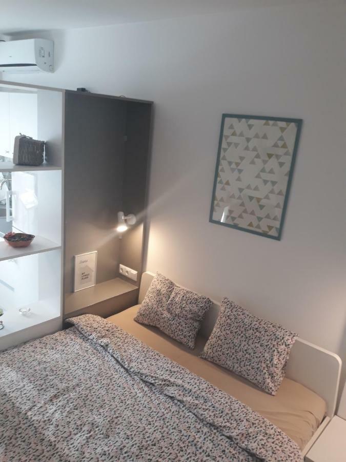 Cozy Central Studio Bukarest Exteriör bild
