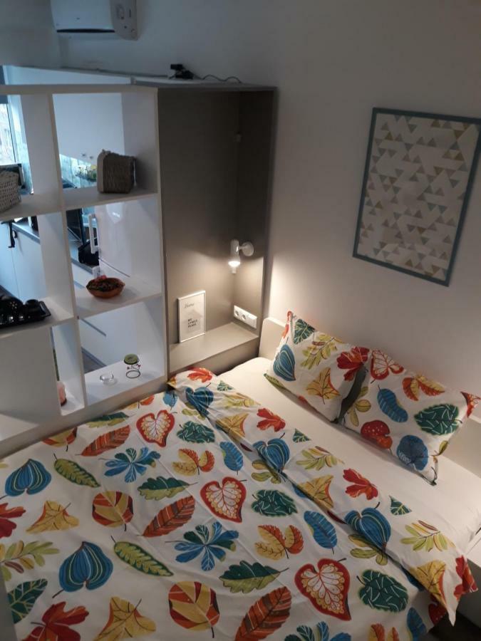 Cozy Central Studio Bukarest Exteriör bild